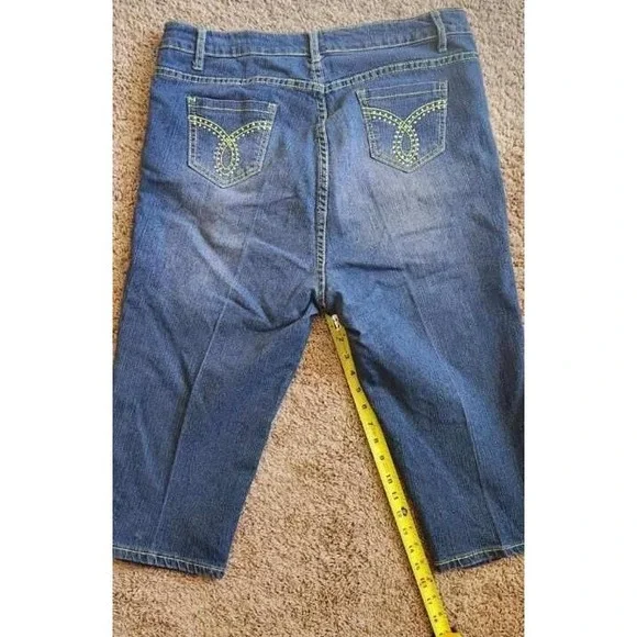 Blu Mist Women's Blue Mid-Rise Mom Capri Denim Jeans Size 14w Reg - Picture 6 of 6